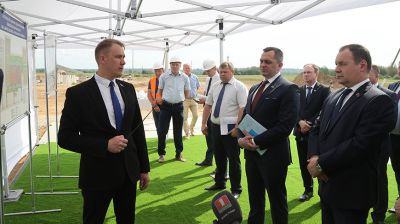 Головченко ознакомился со строительством МТФ в Оршанском районе