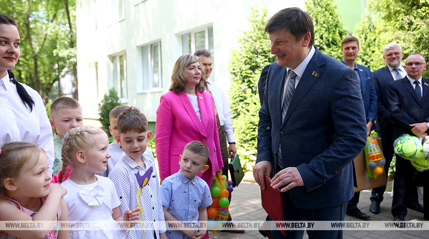 Воспитанников социального приюта в Минске поздравили с Днем защиты детей