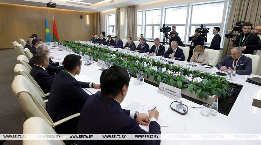 Головченко провел рабочую встречу с премьер-министром Казахстана
