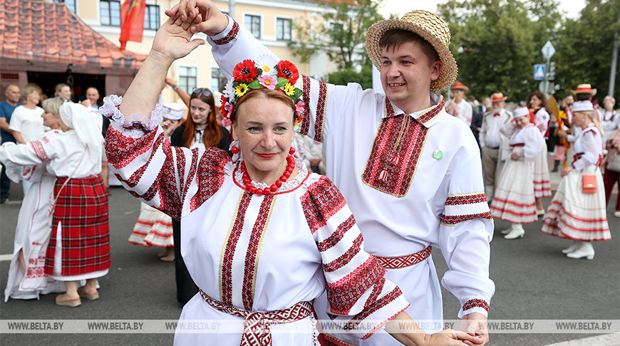 Красочное шествие представителей 35 национальностей прошло в Гродно