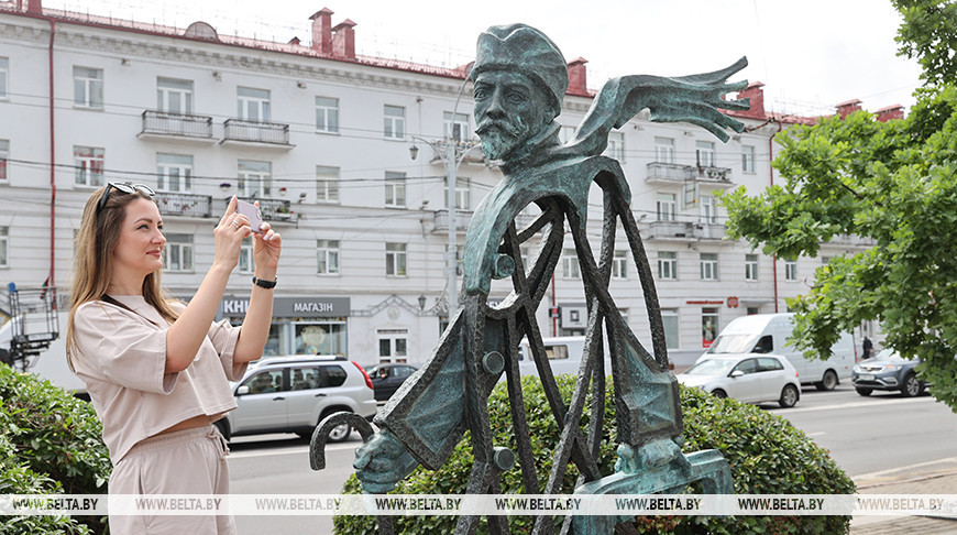 Скульптуру, посвященную русскому писателю Ивану Бунину, установили в Витебске