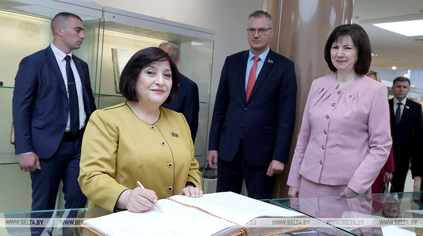Азербайджанская делегация посетила Национальную библиотеку Беларуси
