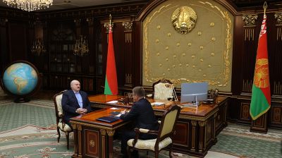 Лукашенко принял с докладом председателя Федерации профсоюзов Беларуси  
