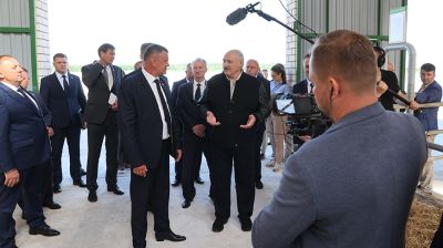 Лукашенко совершил рабочую поездку в Дзержинский район  