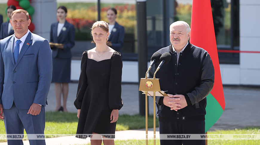 Лукашенко открыл в Дзержинске новый ФОК