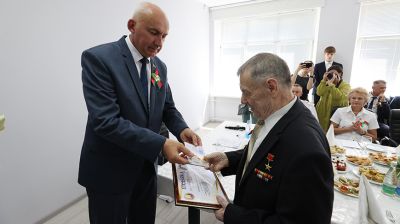Юбилейные медали "80 лет освобождения Беларуси от немецко-фашистских захватчиков" вручены ветеранам в Витебске