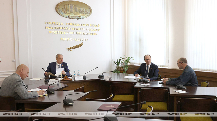 Сергеенко провел личный прием граждан в Минске