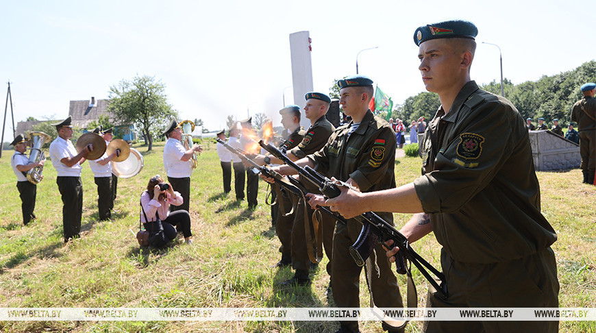 Останки бойцов Красной армии перезахоронили в Лиозненском районе