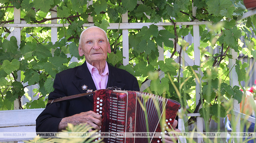 97-летний ветеран: жить, во что бы то ни стало жить, - за семью, за дом, за Отчизну!