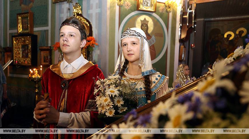 Православные верующие отмечают день святых Петра и Февронии
