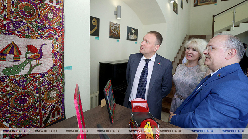 Выставку о культурном разнообразии Пакистана открыли на "Славянском базаре в Витебске"