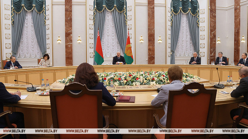 Лукашенко: Конституционному Суду нужно занять лидерскую позицию в реализации положений Основного закона