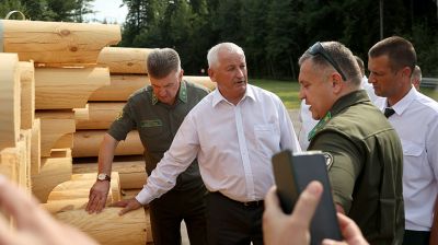 Вице-премьер ознакомился с работой лесной отрасли