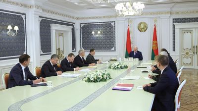 Лукашенко провел совещание по международным вопросам 