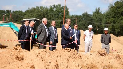 Караник ознакомился с ходом строительства новой больницы в Гродно 