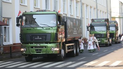 Парад ретро и современной техники МАЗ прошел на заводах холдинга в честь 80-летия предприятия