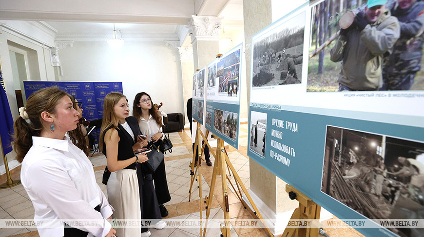 В Академии управления представили книгу БЕЛТА "Суперпозиция. Параллельные миры"