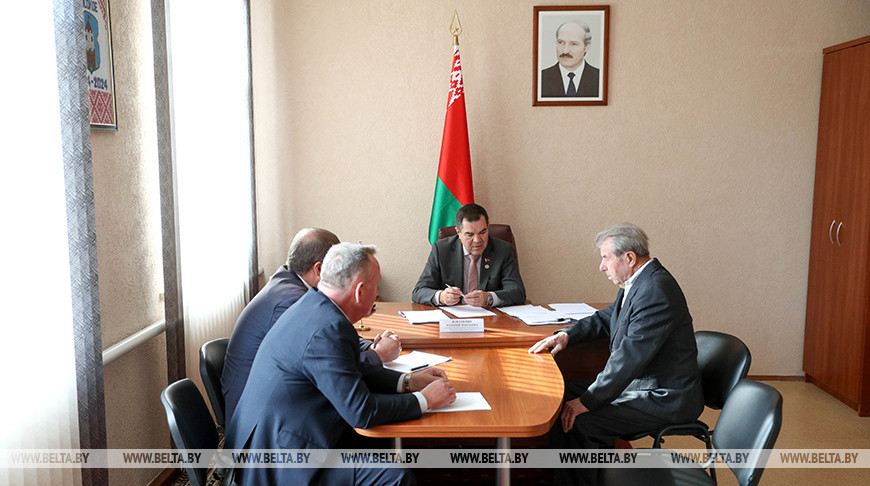 Вакульчик провел выездной прием граждан