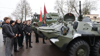 Витебские школьники побывали в войсковой части 5524