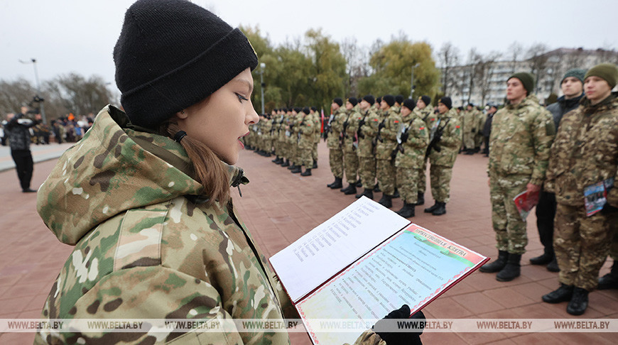 Военнослужащие нового пополнения внутренних войск МВД приняли присягу в Витебске  