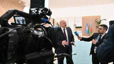 Лукашенко дал экспресс-интервью телеканалу AnewZ