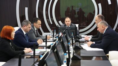 Головченко провел заседание наблюдательного совета Банка развития