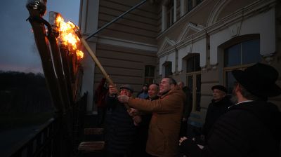 Иудеи всего мира празднуют Хануку