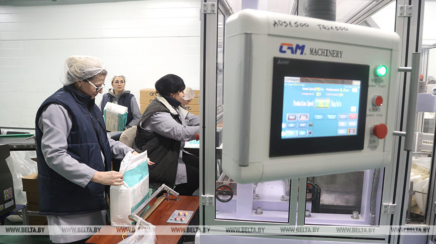 Новую линию по производству впитывающих одноразовых пеленок запустили в СЭЗ "Могилев"