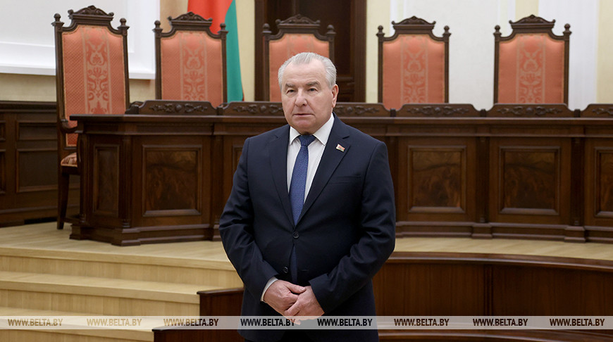 Конституция и саморазвитие. О чем говорили студенты на встрече с Миклашевичем