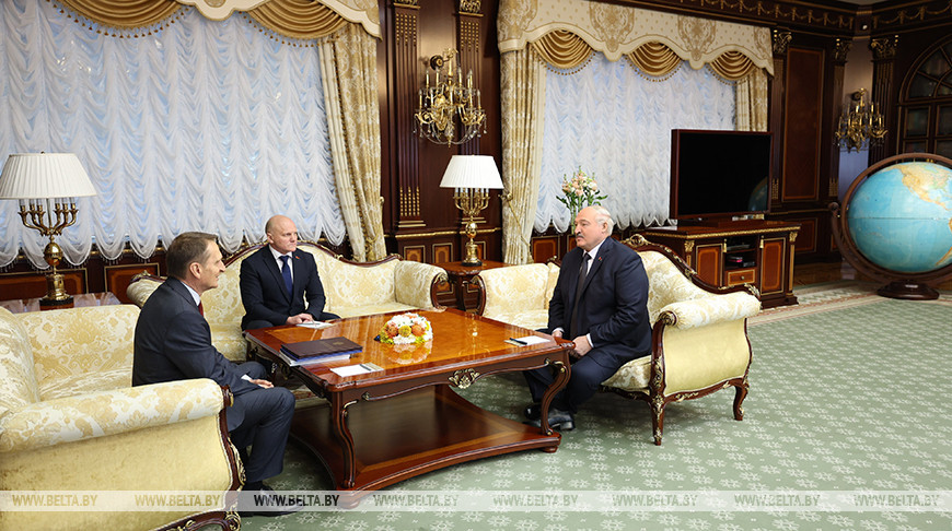 Лукашенко встретился с директором Службы внешней разведки России