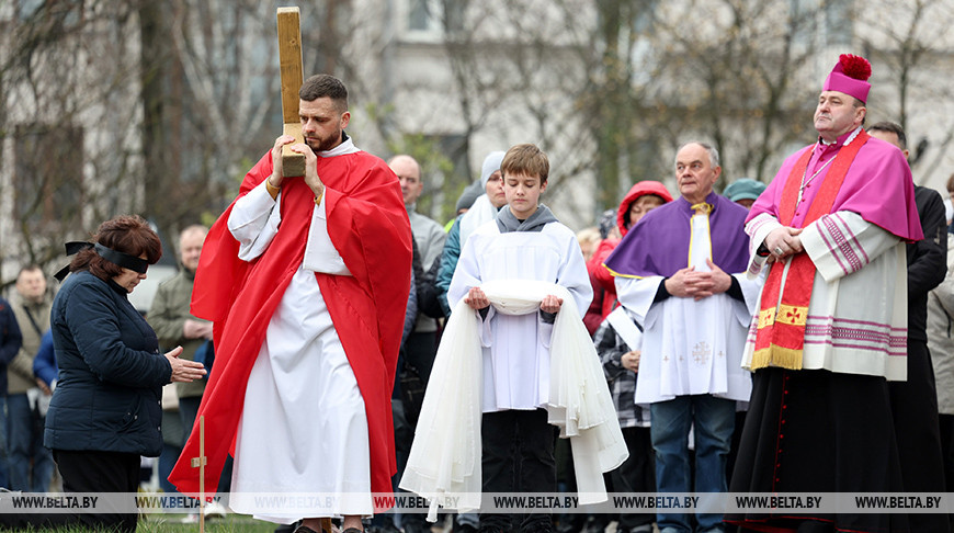 Общегородской Крестный ход прошел на Золотой Горке в Минске