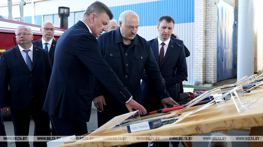 Лукашенко во время рабочей поездки в Витебскую область посетил Оршанский лесхоз Лукашенко во время рабочей поездки в Витебскую область посетил Оршанский лесхоз