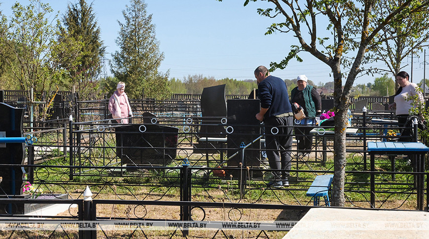 У православных верующих - Радуница  