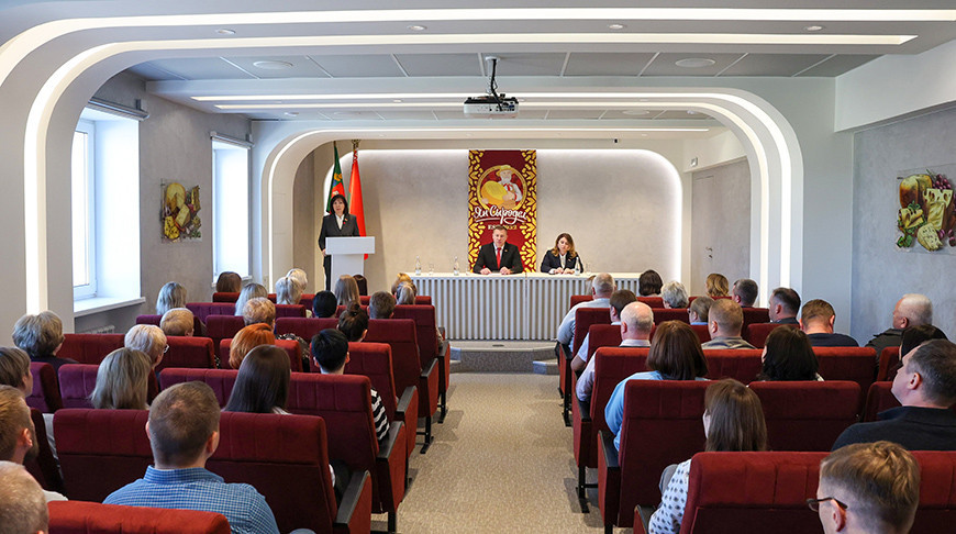 Развитие регионов, экономика. Кочанова встретилась с коллективом Верхнедвинского маслосырзавода