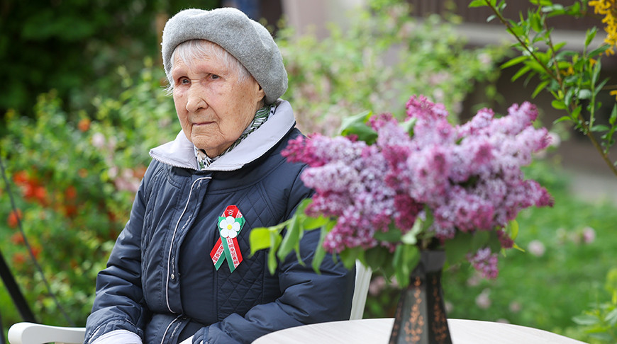 В Гродно поздравляют ветеранов с наступающим Днем Победы  