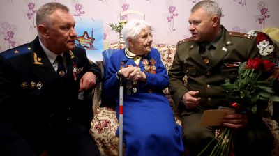 "Берегите мир и страну нашу". Как напутствовала нынешнее поколение ветеран ВОВ из Гродно