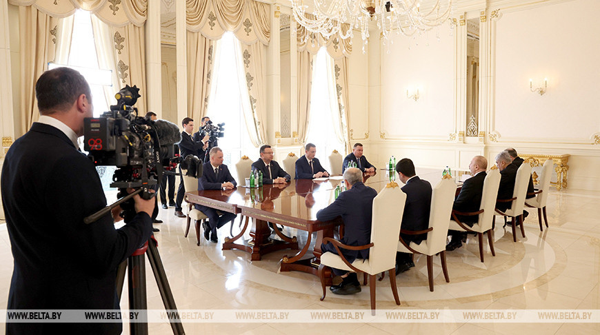 Президент Азербайджана Ильхам Алиев провел встречу с премьер-министром Беларуси Александром Турчиным