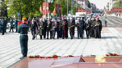 Румак на возложении цветов к монументу Победы: бойцы более 70 национальностей освобождали Беларусь от врага