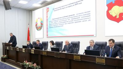 В Микашевичах проходит выездное расширенное заседание Президиума Совета Республики