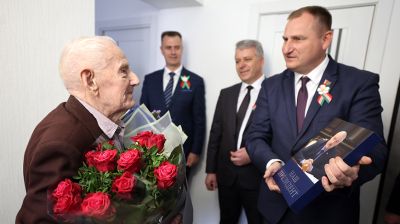 С тульской гармошкой в танке до Германии. Ветеран ВОВ рассказал, как музыка помогала на войне  