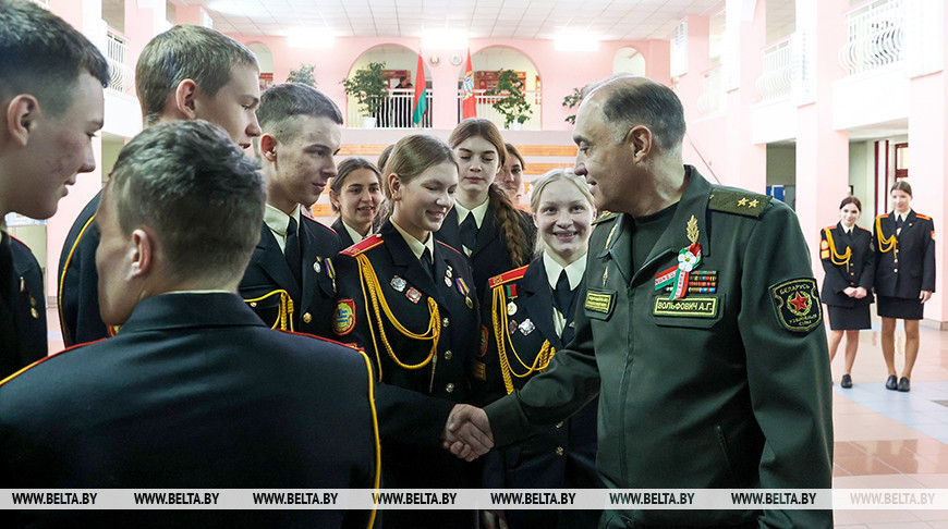 Вольфович встретился с кадетами Минского областного училища в Слуцке  