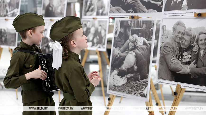 "Женщина. Война. Победа": совместная фотовыставка БЕЛТА и БСЖ открылась в Минске "Женщина. Война. Победа": совместная фотовыставка БЕЛТА и БСЖ открылась в Минске