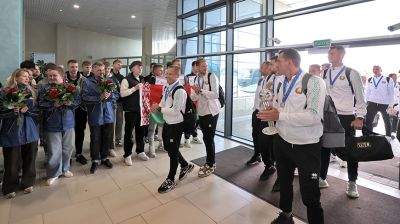 Сборная Беларуси по пляжному футболу вернулась домой с серебром чемпионата мира