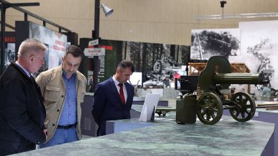 "Я был просто в шоке". Не только детей оставляет под впечатлением выставка "Дорога к Победе" в ММВЦ