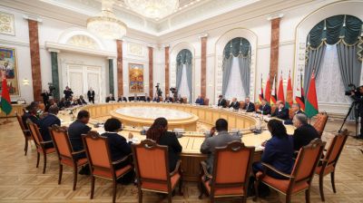 Лукашенко заявил об ощутимых практических результатах в сотрудничестве с Зимбабве