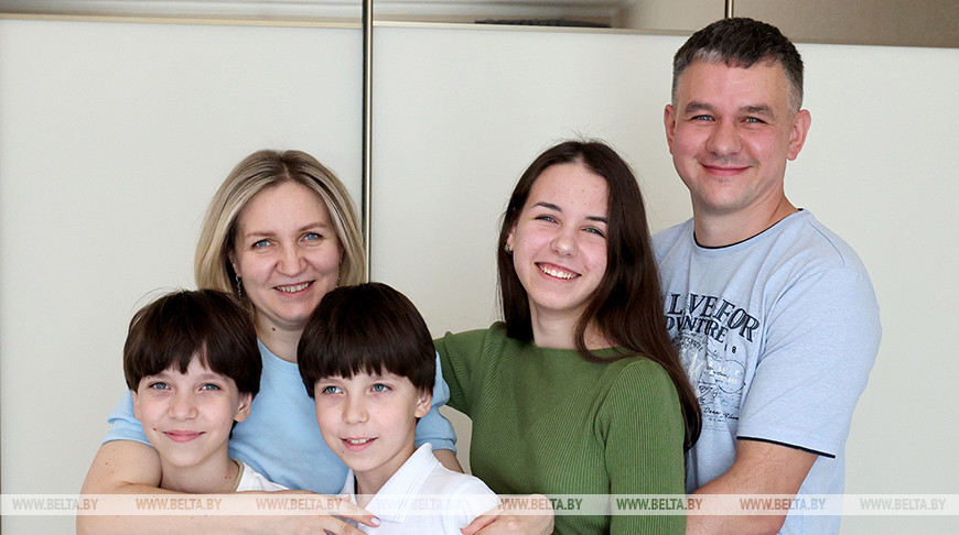 "Создаем свои традиции". Многодетные родители из Витебска нашли свою формулу счастья "Создаем свои традиции". Многодетные родители из Витебска нашли свою формулу счастья