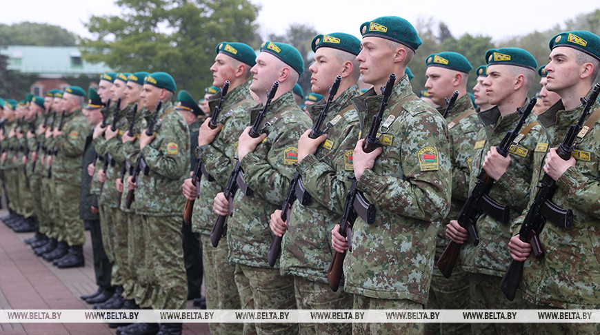 Молодое пополнение пограничников и военнослужащих внутренних войск приняли присягу в Брестской крепости   