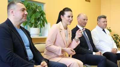 Космонавт Марина Василевская встретилась с юными пациентами РНПЦ травматологии и ортопедии