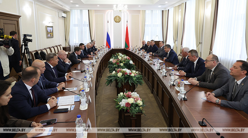 АПК, техника, стройматериалы. Шулейко о развитии сотрудничества с Приморским краем