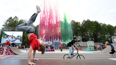 С фейерверком и шоу. Скейт-роллер-парк открыли на фестивале "Вытокі" в Поставах